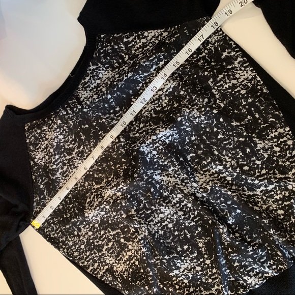 Size small DKNY sweater colour block size small - Picture 7 of 8